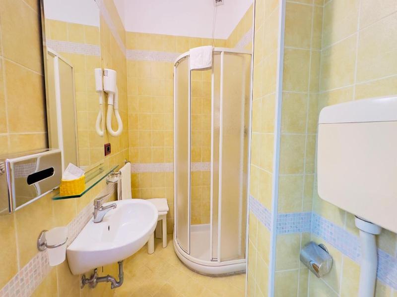 Hotel Residence & Suites image