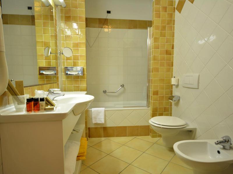 JR Resort Elba International image