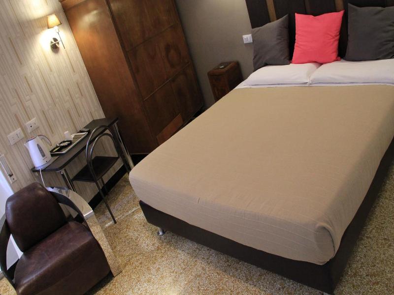 Hotel Bologna image