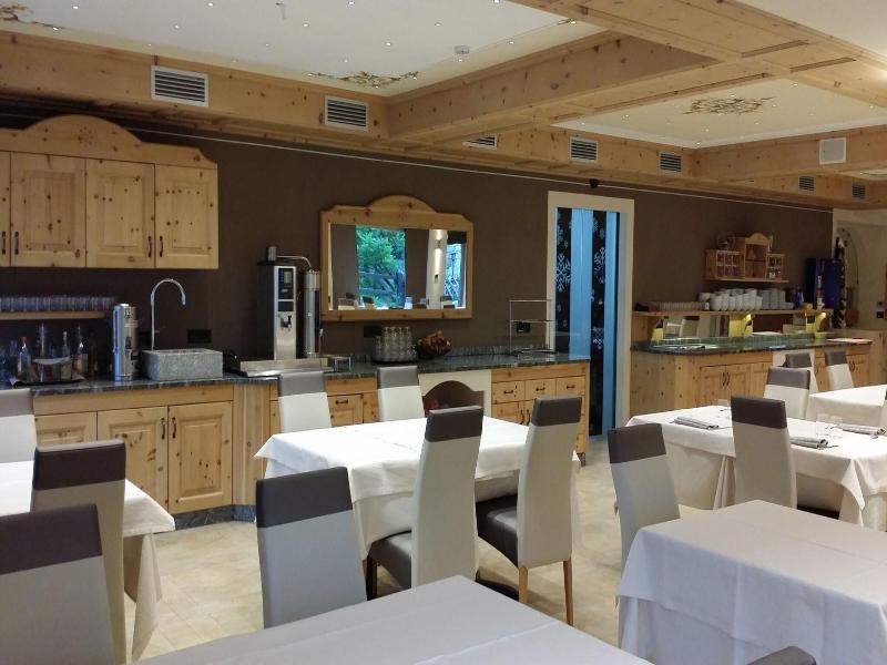 Hotel Alba image