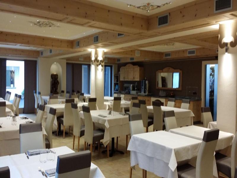 Hotel Alba image