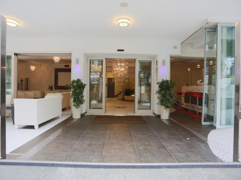 Hotel Caribia image