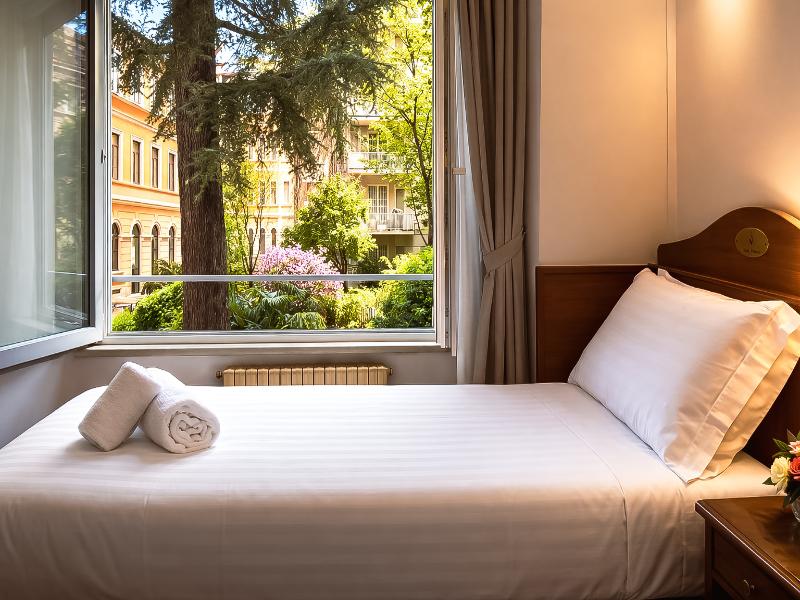 Hotel Pavone image