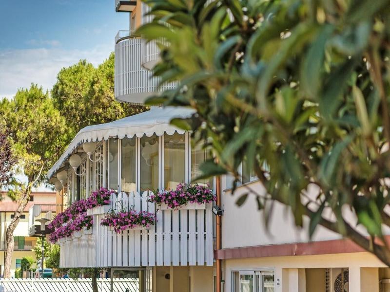 SALUS SMART CHIC HOTEL image