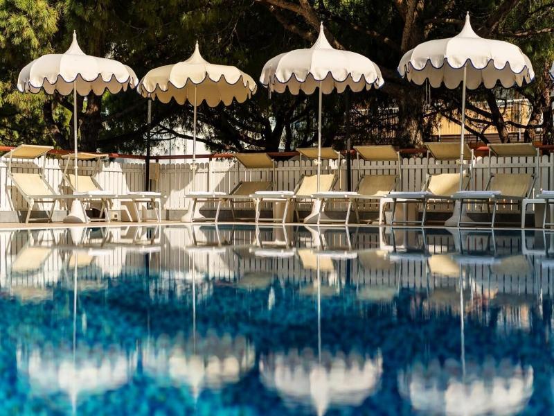SALUS SMART CHIC HOTEL image