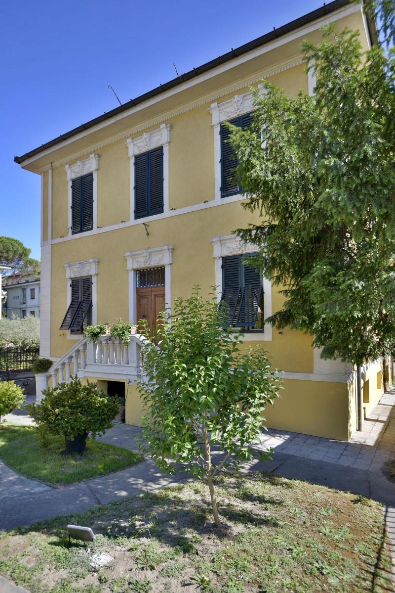 Lucca In Villa image