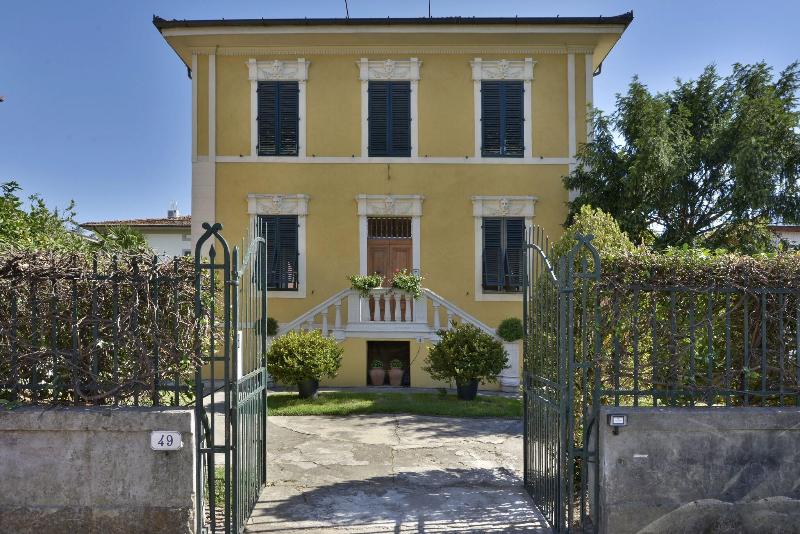 Lucca In Villa image