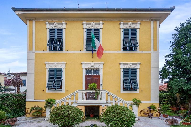 Lucca In Villa image
