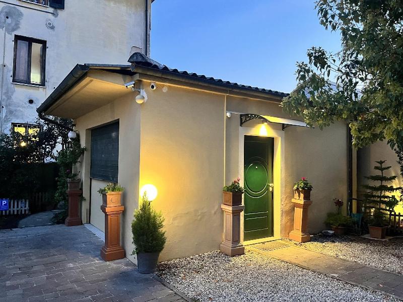 Lucca In Villa image