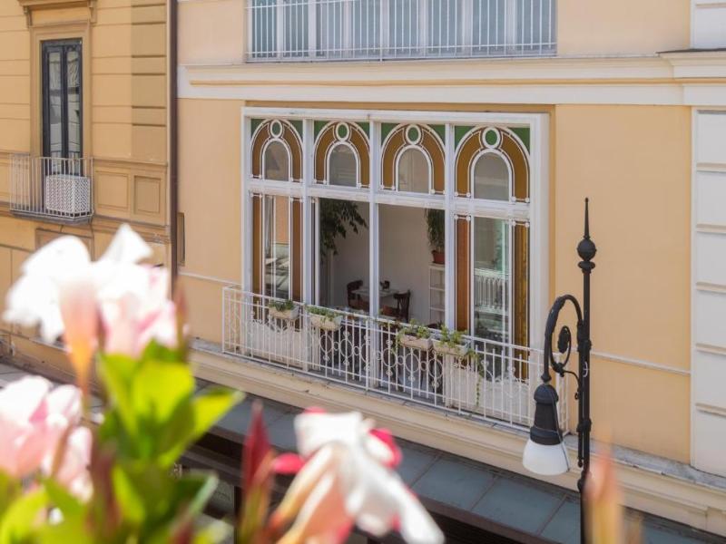 Palazzo Starace image
