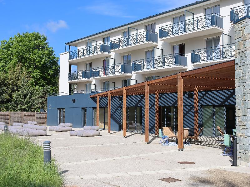 Best of Both — exterior view