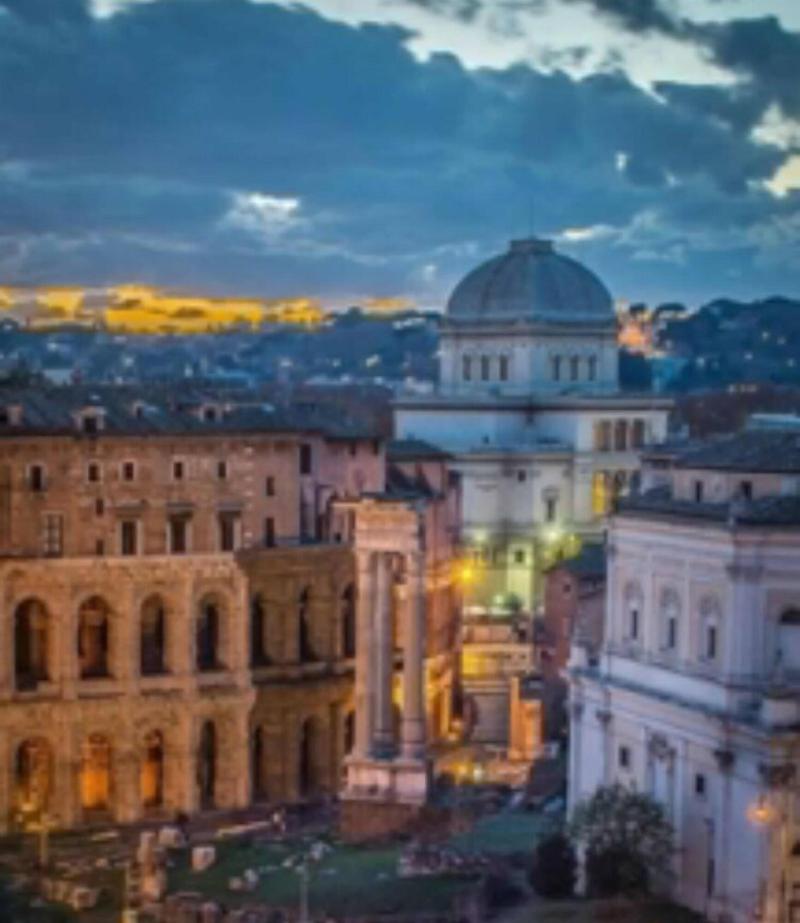 Hold Rome image