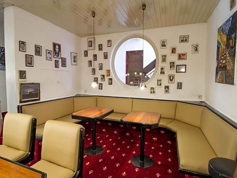 Hotel Maurer image