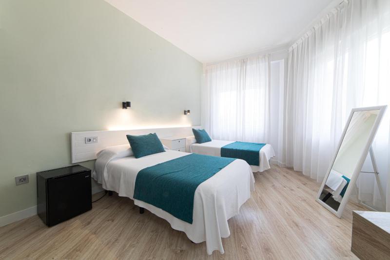 Hotel Goya image