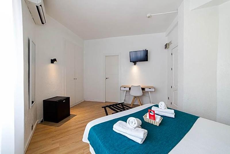 Hotel Goya image