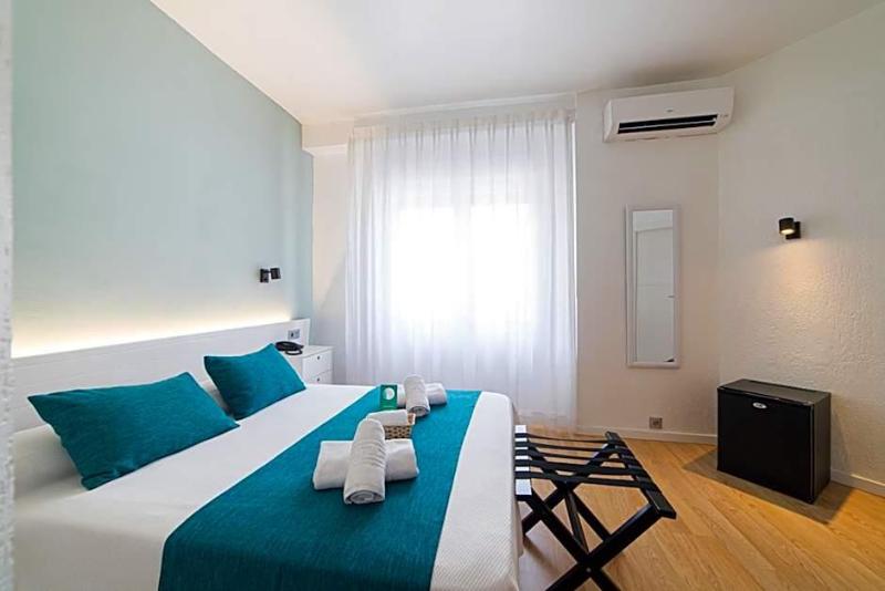 Hotel Goya image