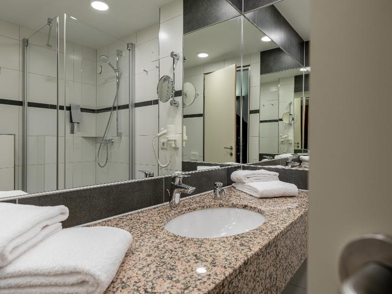 Globana Airport Hotel image