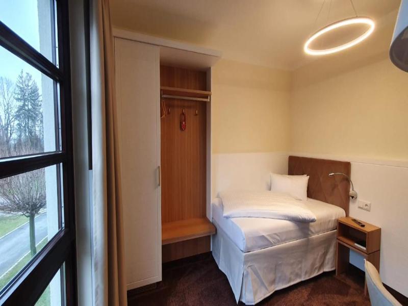 Kim Hotel Im Park image
