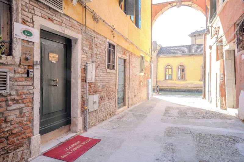 Alla Corte Rossa image