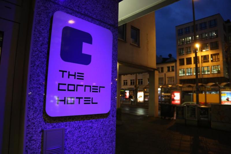 THE CORNER HOTEL