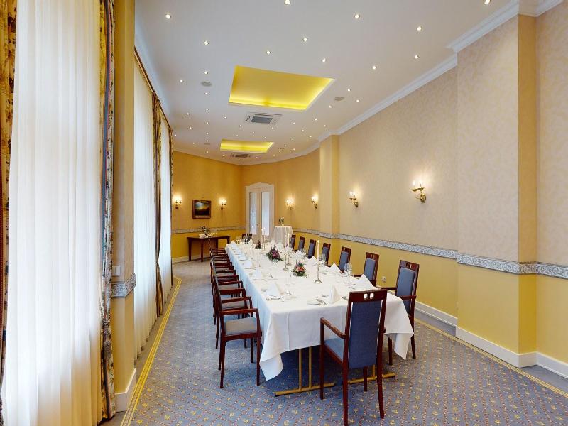 Hotel Oranien Wiesbaden image