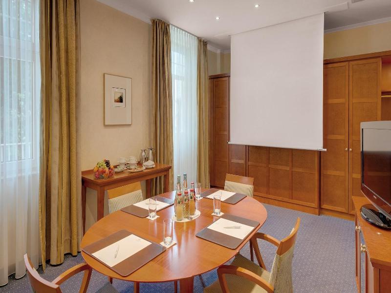 Hotel Oranien Wiesbaden image