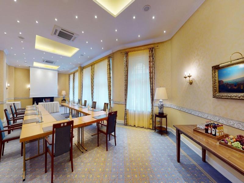 Hotel Oranien Wiesbaden image