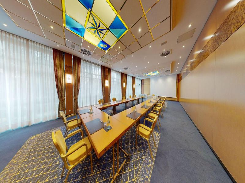 Hotel Oranien Wiesbaden image