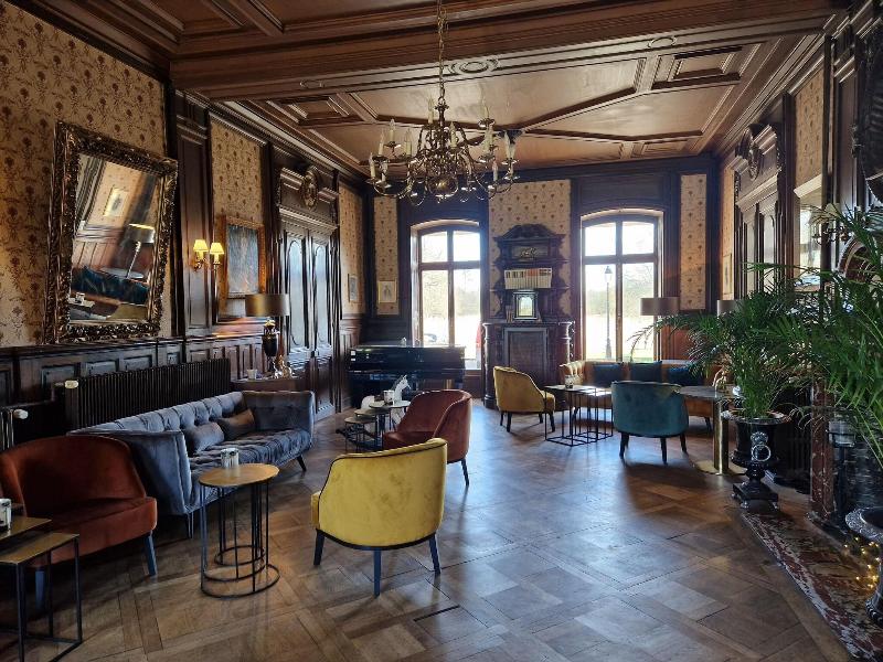 Chateau De Pourtales image