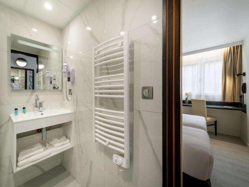 Hotel Crocus Caen Parc Expo image