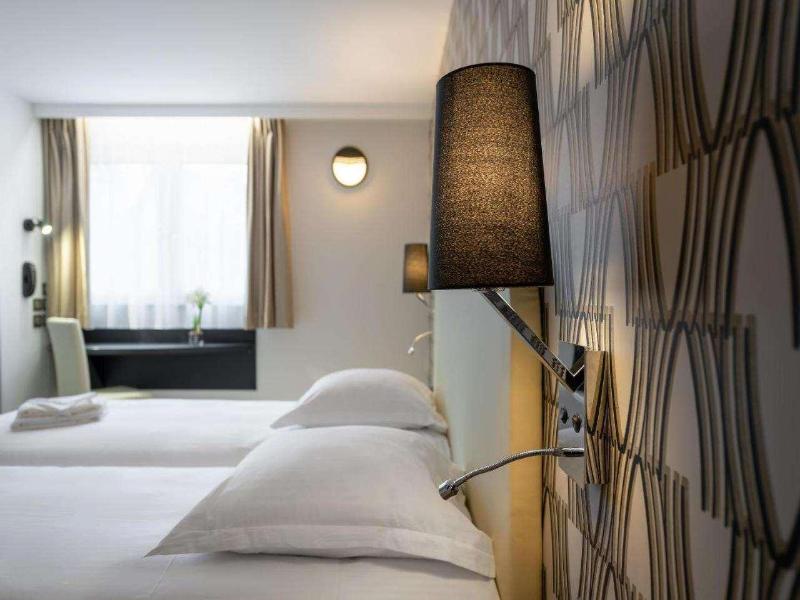 Hotel Crocus Caen Parc Expo image