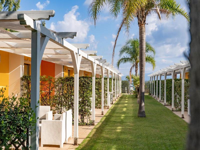 Hotel Baia Di Trainiti image