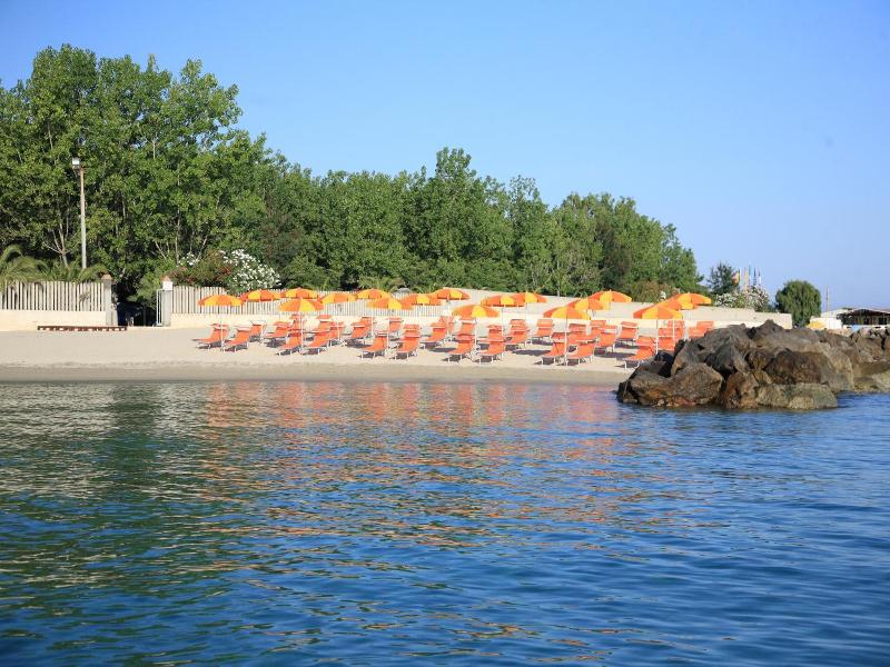 Hotel Baia Di Trainiti image
