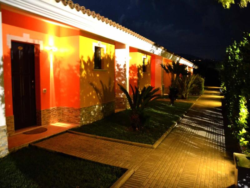 Hotel Baia Di Trainiti image