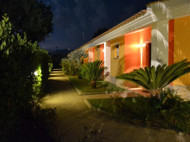 Hotel Baia Di Trainiti image