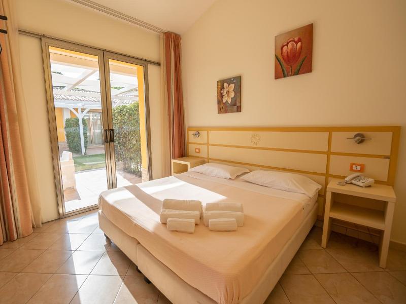 Hotel Baia Di Trainiti image