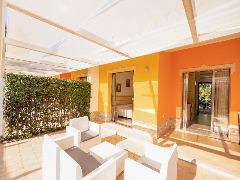 Hotel Baia Di Trainiti image