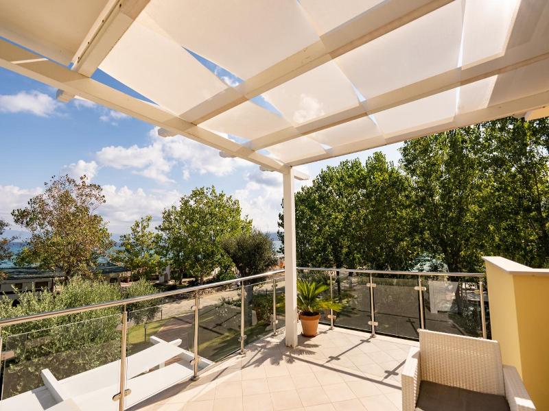 Hotel Baia Di Trainiti image