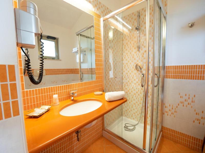 Hotel Baia Di Trainiti image
