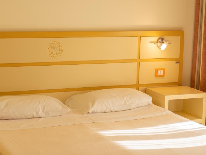 Hotel Baia Di Trainiti image