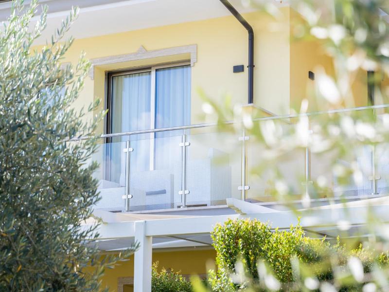 Hotel Baia Di Trainiti image