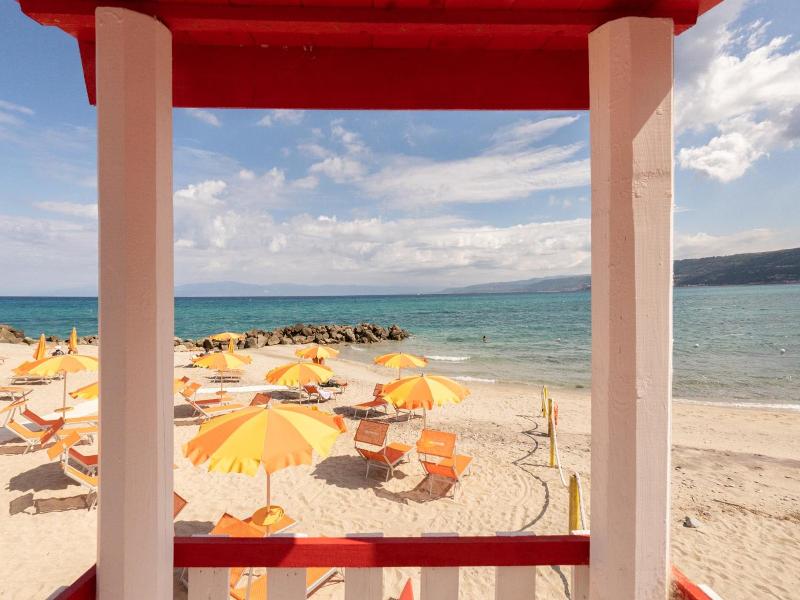 Hotel Baia Di Trainiti image