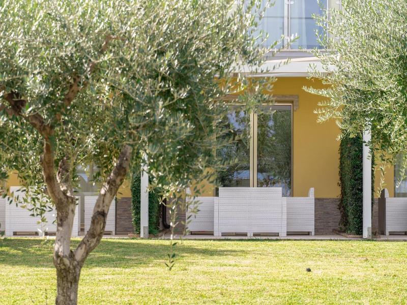 Hotel Baia Di Trainiti image