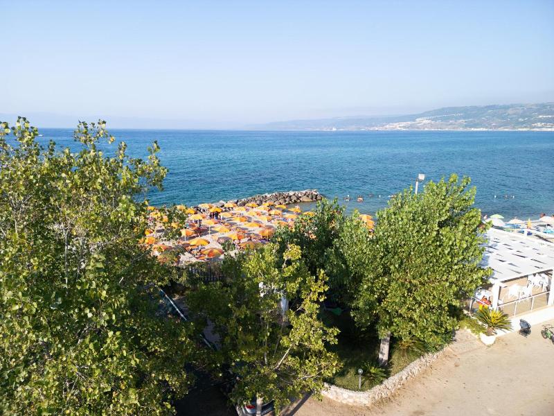 Hotel Baia Di Trainiti image