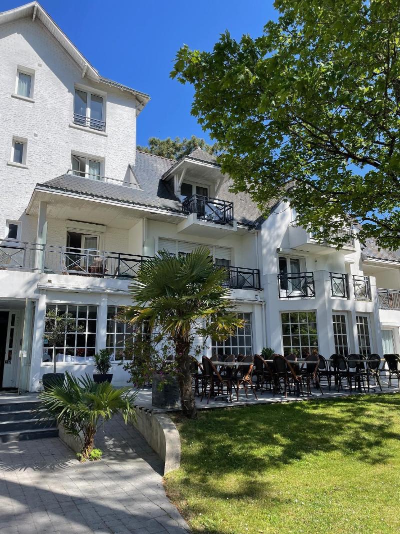 Adonis cottage la baule image