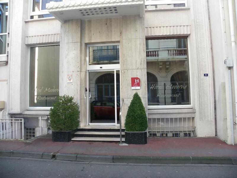 Hotel Moderne image
