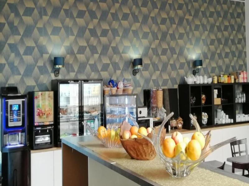 Hotel Moderne image