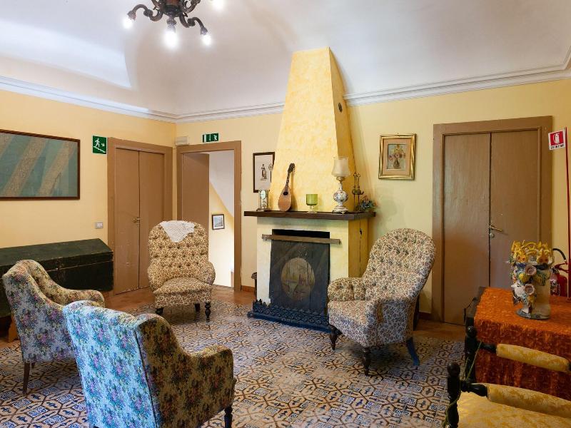 Villa Trigona image