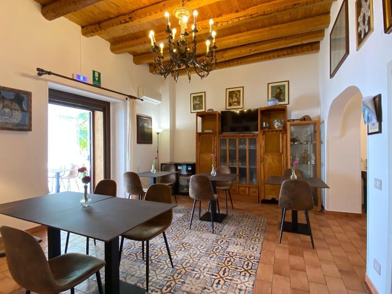 Villa Trigona image