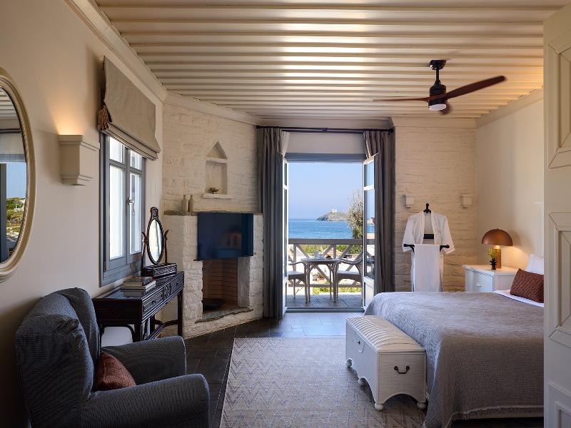 Porto Kea Suites image